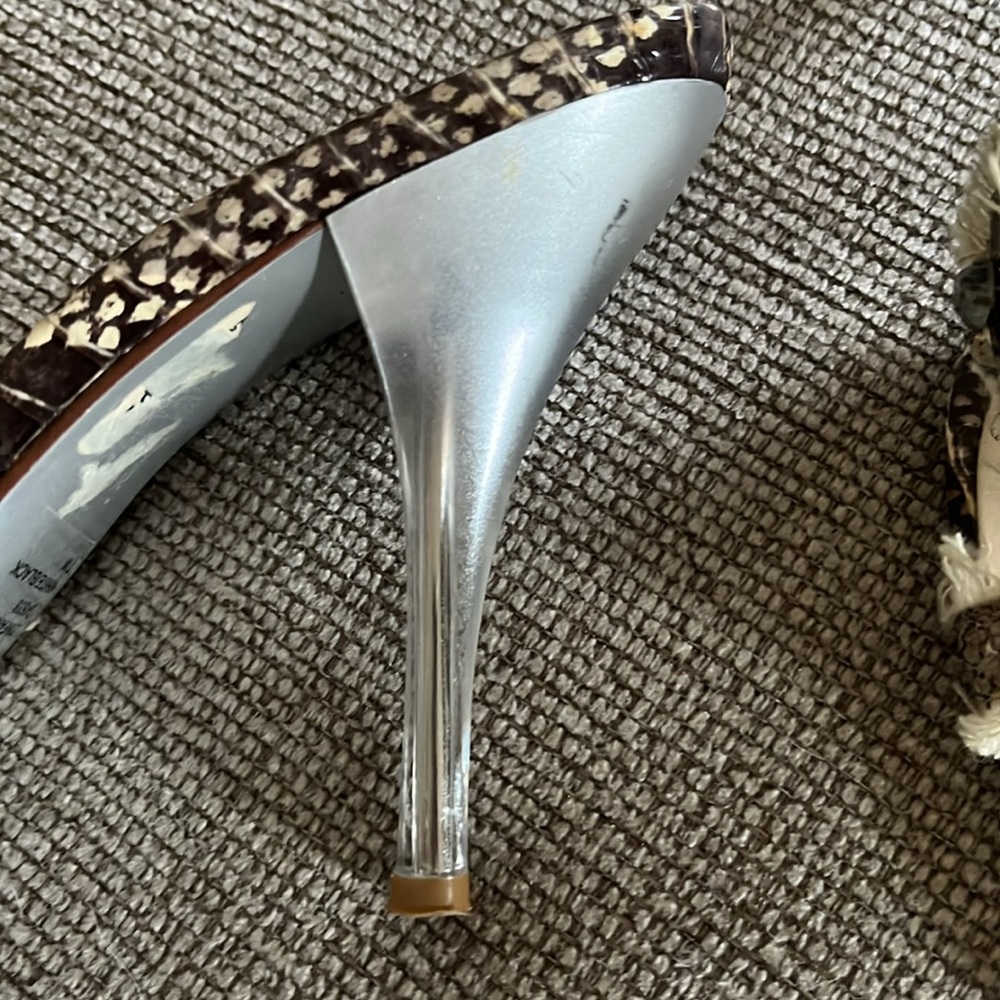 Richard Tyler Crisscross Fringe & Grey Stone Snakeskin Heeled Sandals Size 7 - Picture 10 of 16